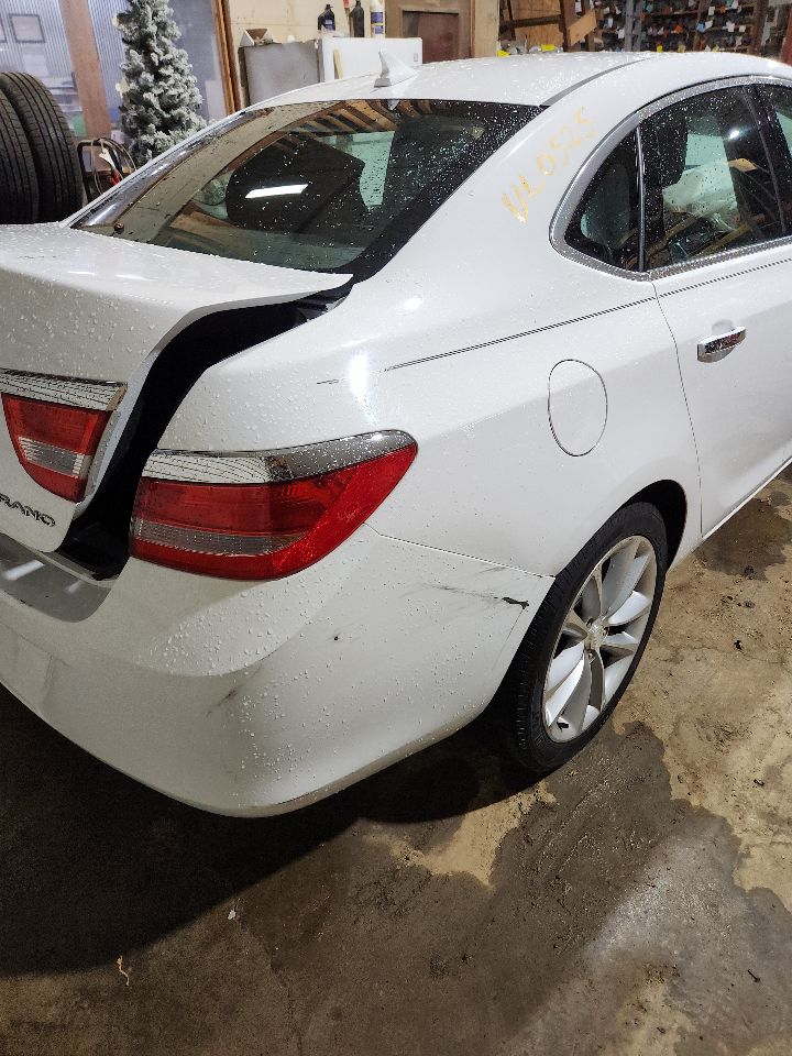 https://f005.backblazeb2.com/file/img-partshotlines-com/Inventory/MA385/Vehicle/10677_07.jpg