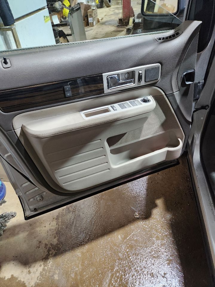 https://f005.backblazeb2.com/file/img-partshotlines-com/Inventory/MA385/Vehicle/10681_13.jpg