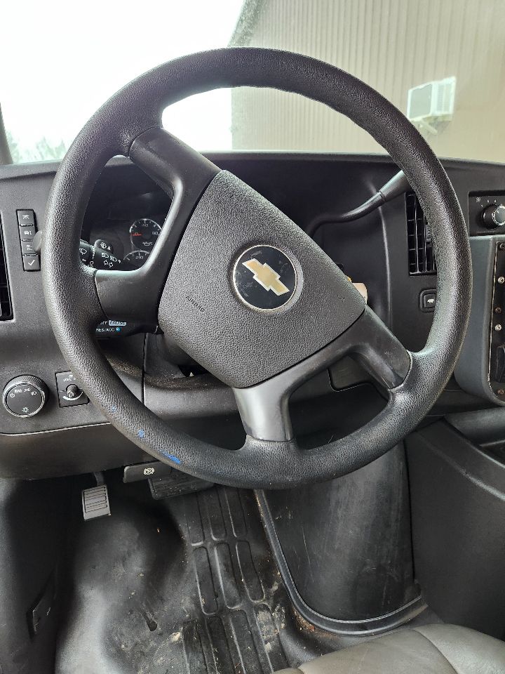 https://f005.backblazeb2.com/file/img-partshotlines-com/Inventory/MA385/Vehicle/10685_07.jpg