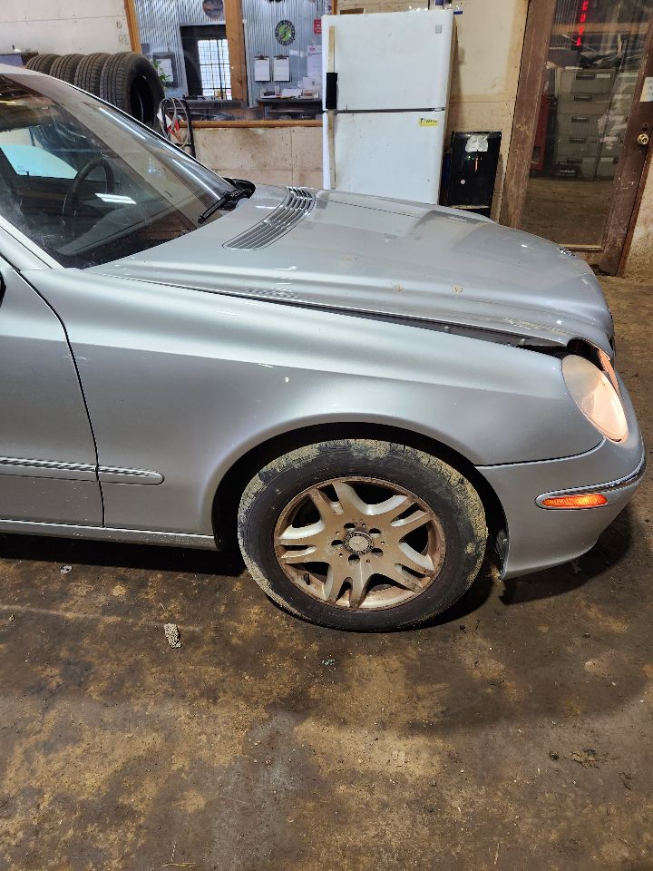 https://f005.backblazeb2.com/file/img-partshotlines-com/Inventory/MA385/Vehicle/10698_08.jpg