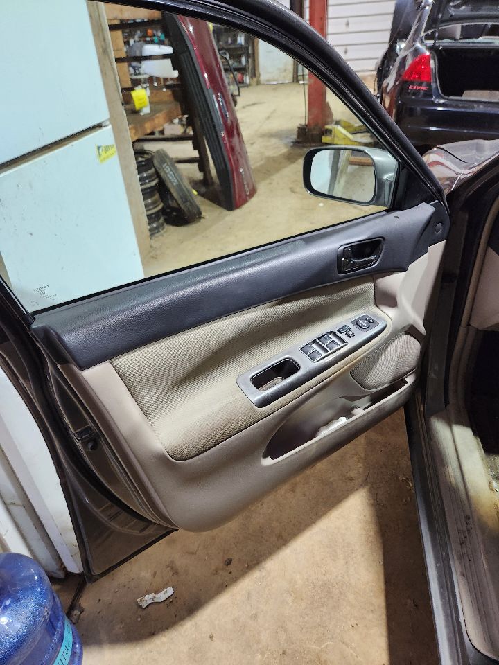 https://f005.backblazeb2.com/file/img-partshotlines-com/Inventory/MA385/Vehicle/10701_09.jpg