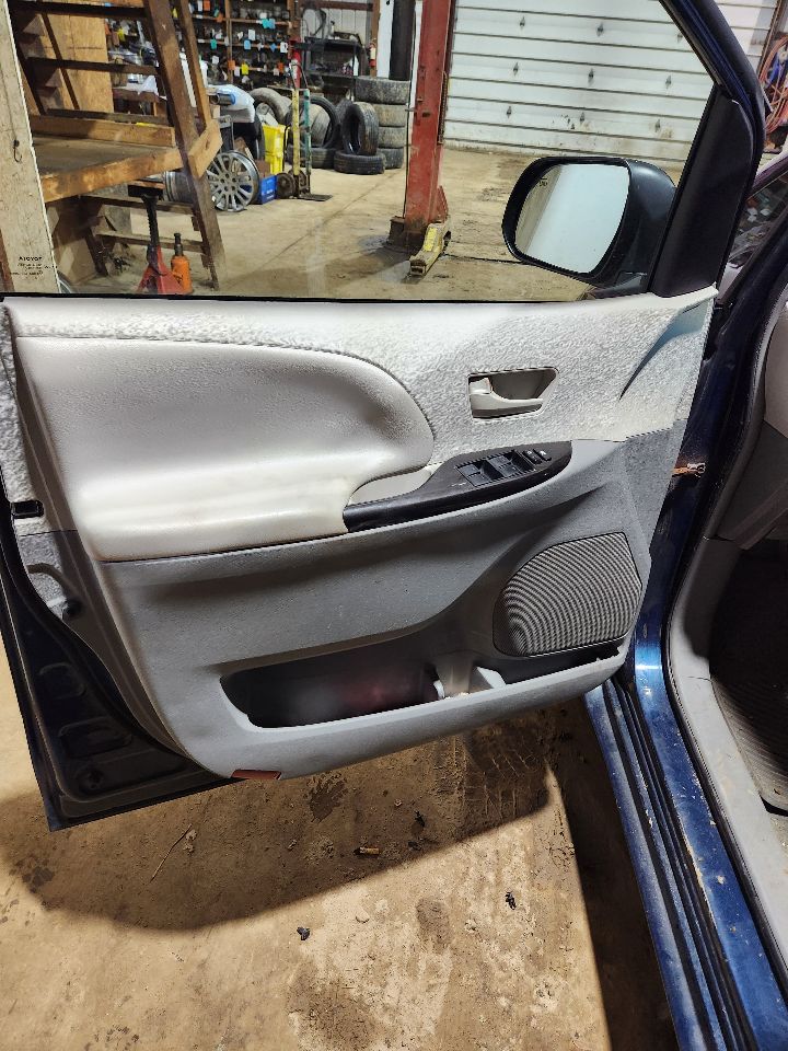 https://f005.backblazeb2.com/file/img-partshotlines-com/Inventory/MA385/Vehicle/10721_05.jpg