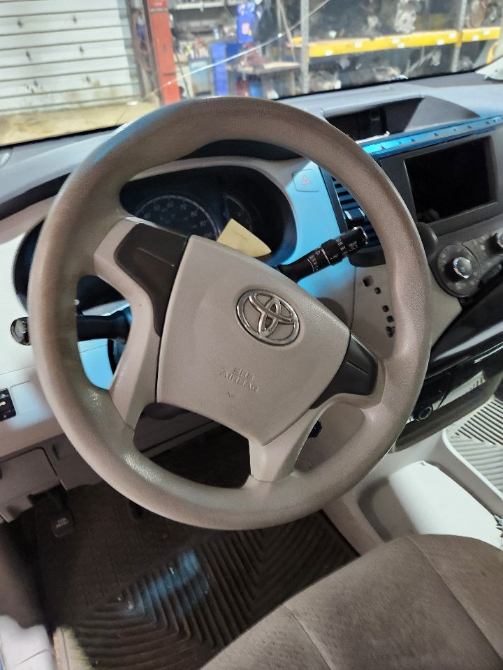 https://f005.backblazeb2.com/file/img-partshotlines-com/Inventory/MA385/Vehicle/10721_07.jpg
