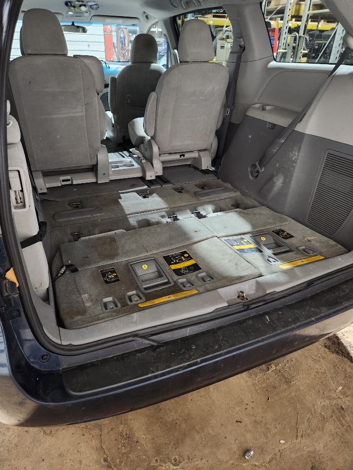 https://f005.backblazeb2.com/file/img-partshotlines-com/Inventory/MA385/Vehicle/10721_12.jpg