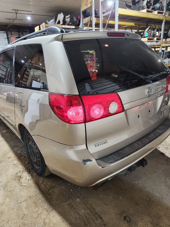 https://f005.backblazeb2.com/file/img-partshotlines-com/Inventory/MA385/Vehicle/10729_05.jpg