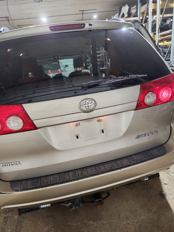 https://f005.backblazeb2.com/file/img-partshotlines-com/Inventory/MA385/Vehicle/10729_06.jpg