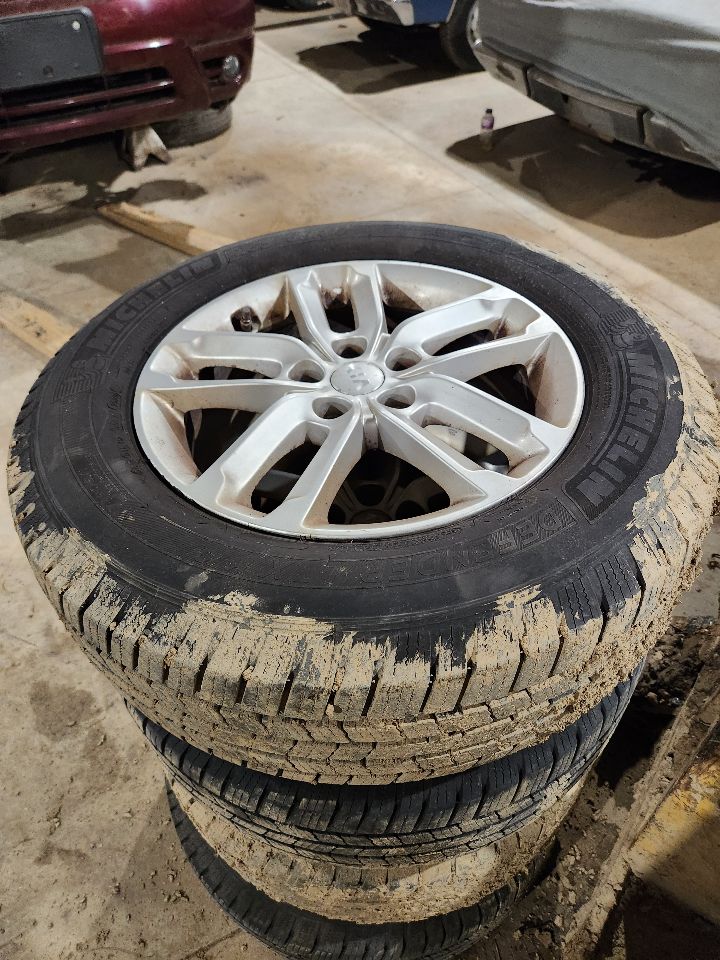 https://f005.backblazeb2.com/file/img-partshotlines-com/Inventory/MA385/Vehicle/10731_09.jpg