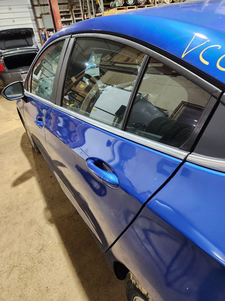 https://f005.backblazeb2.com/file/img-partshotlines-com/Inventory/MA385/Vehicle/10737_09.jpg