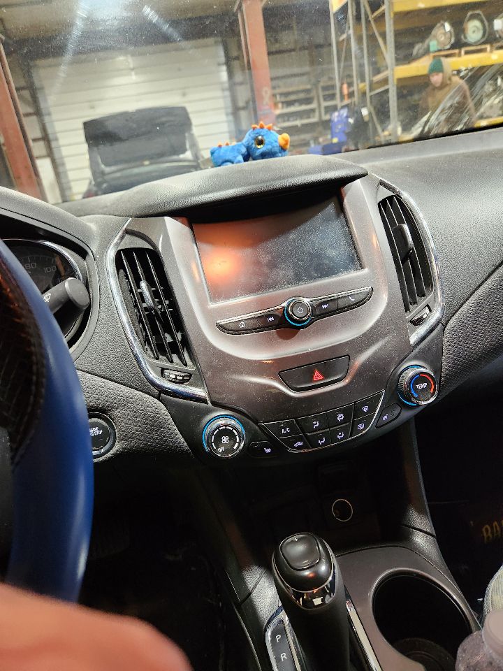 https://f005.backblazeb2.com/file/img-partshotlines-com/Inventory/MA385/Vehicle/10737_13.jpg