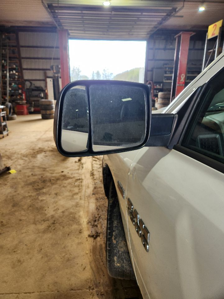 https://f005.backblazeb2.com/file/img-partshotlines-com/Inventory/MA385/Vehicle/10760_05.jpg