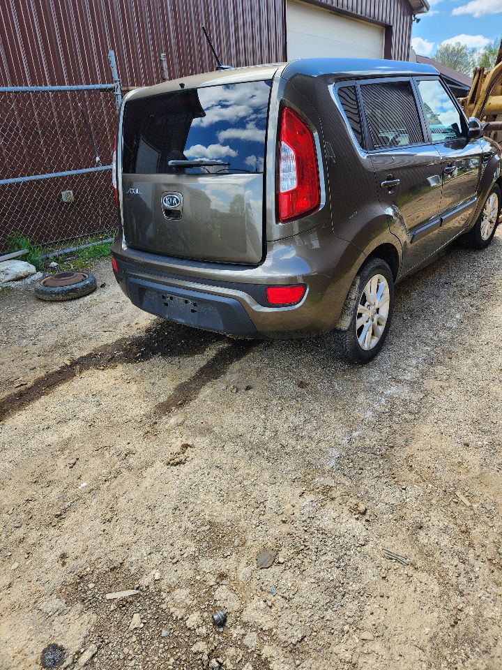 https://f005.backblazeb2.com/file/img-partshotlines-com/Inventory/MA385/Vehicle/10788_01.jpg