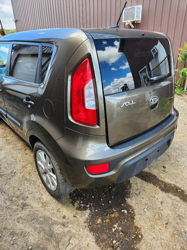 https://f005.backblazeb2.com/file/img-partshotlines-com/Inventory/MA385/Vehicle/10788_09.jpg