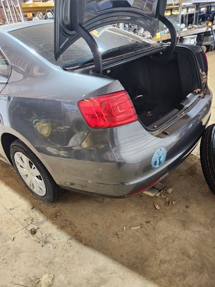 https://f005.backblazeb2.com/file/img-partshotlines-com/Inventory/MA385/Vehicle/10795_07.jpg