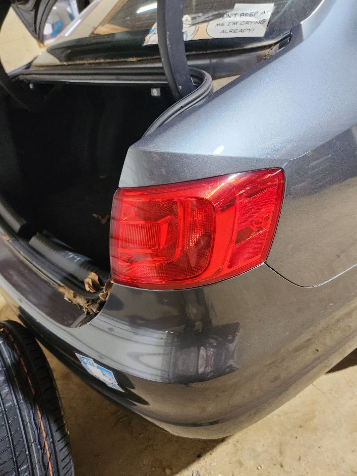 https://f005.backblazeb2.com/file/img-partshotlines-com/Inventory/MA385/Vehicle/10795_09.jpg