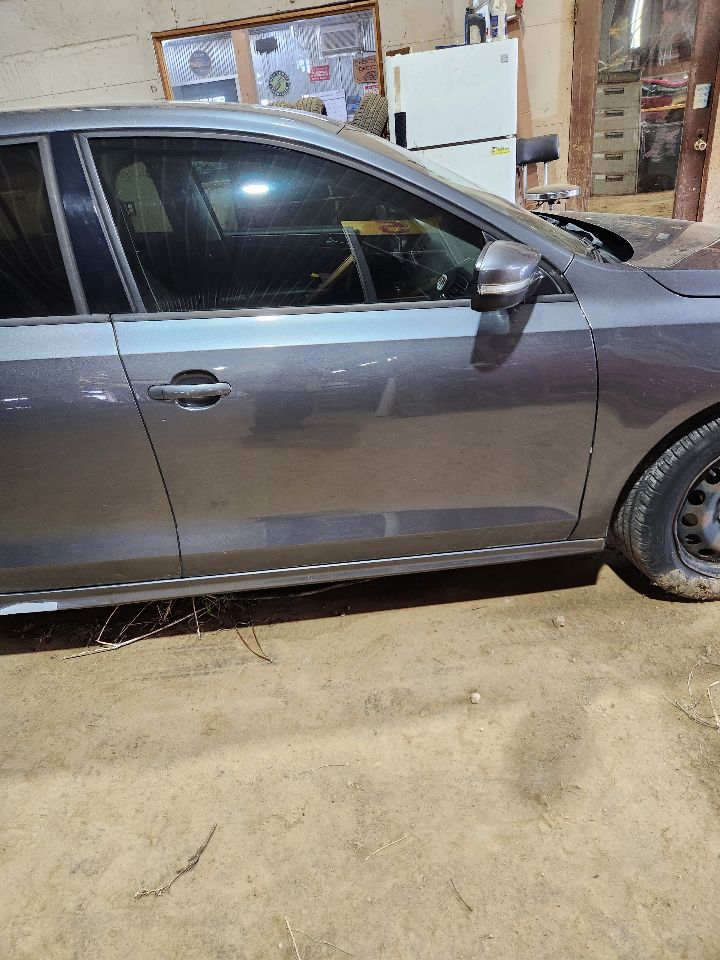https://f005.backblazeb2.com/file/img-partshotlines-com/Inventory/MA385/Vehicle/10795_11.jpg