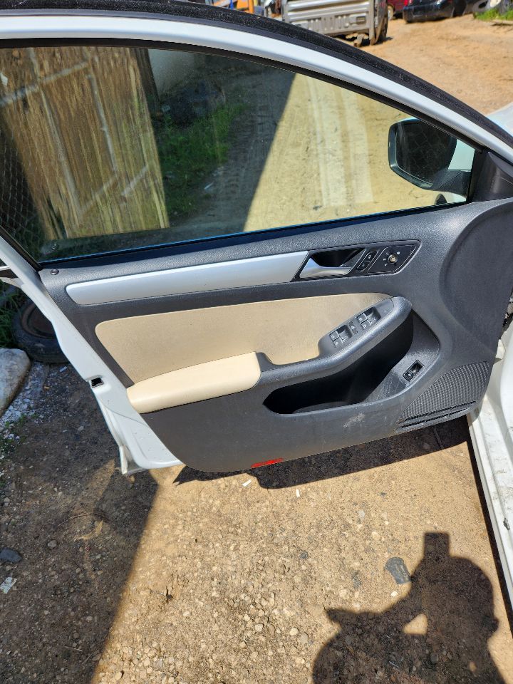 https://f005.backblazeb2.com/file/img-partshotlines-com/Inventory/MA385/Vehicle/10804_07.jpg