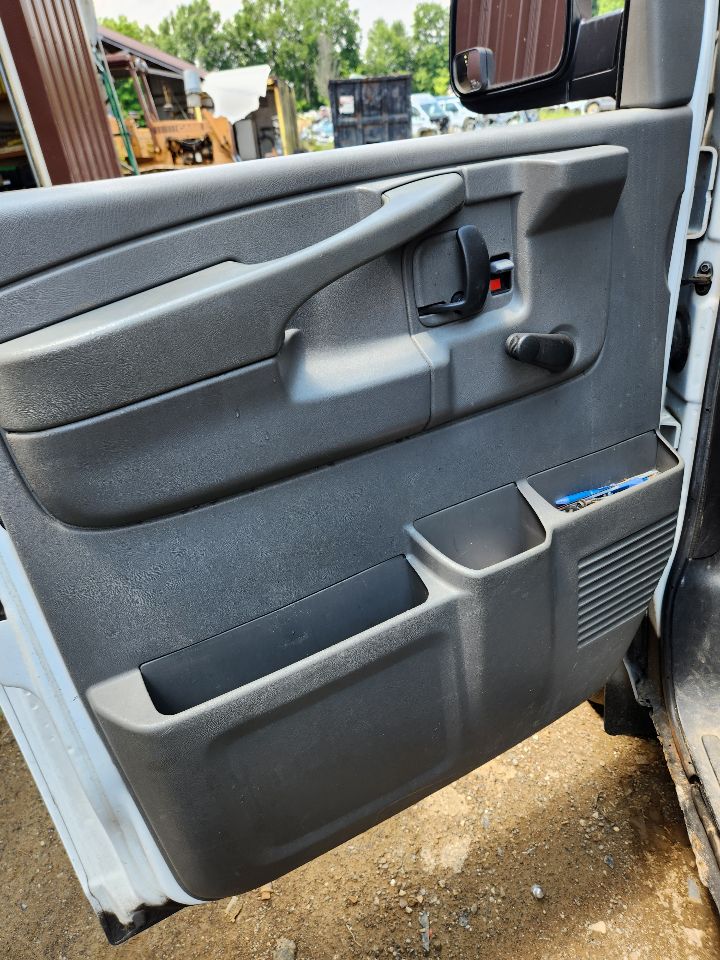 https://f005.backblazeb2.com/file/img-partshotlines-com/Inventory/MA385/Vehicle/10833_09.jpg