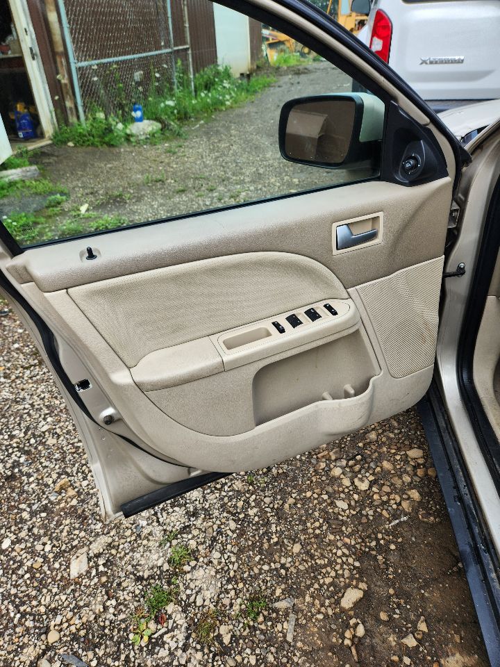 https://f005.backblazeb2.com/file/img-partshotlines-com/Inventory/MA385/Vehicle/10894_09.jpg