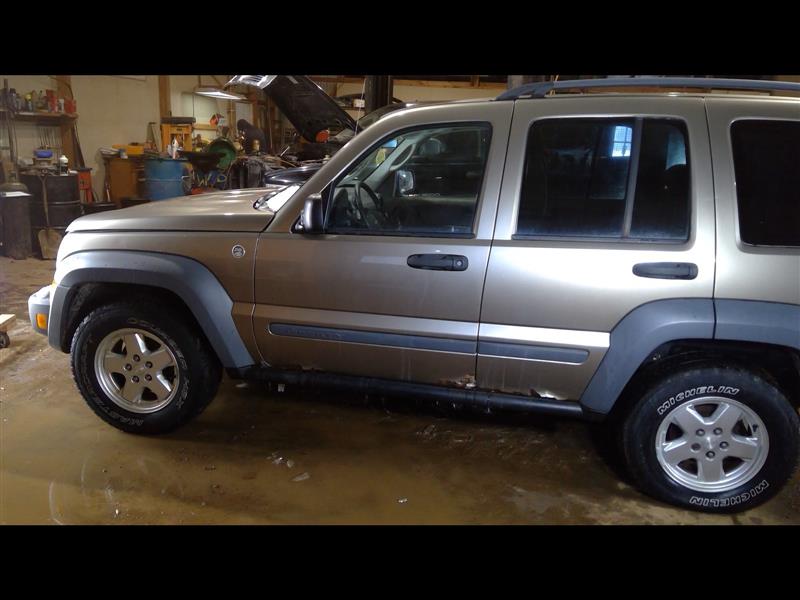 https://f005.backblazeb2.com/file/img-partshotlines-com/Inventory/MA385/Vehicle/9156_04.jpg