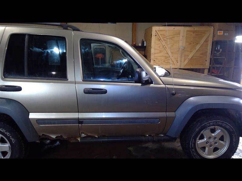 https://f005.backblazeb2.com/file/img-partshotlines-com/Inventory/MA385/Vehicle/9156_08.jpg