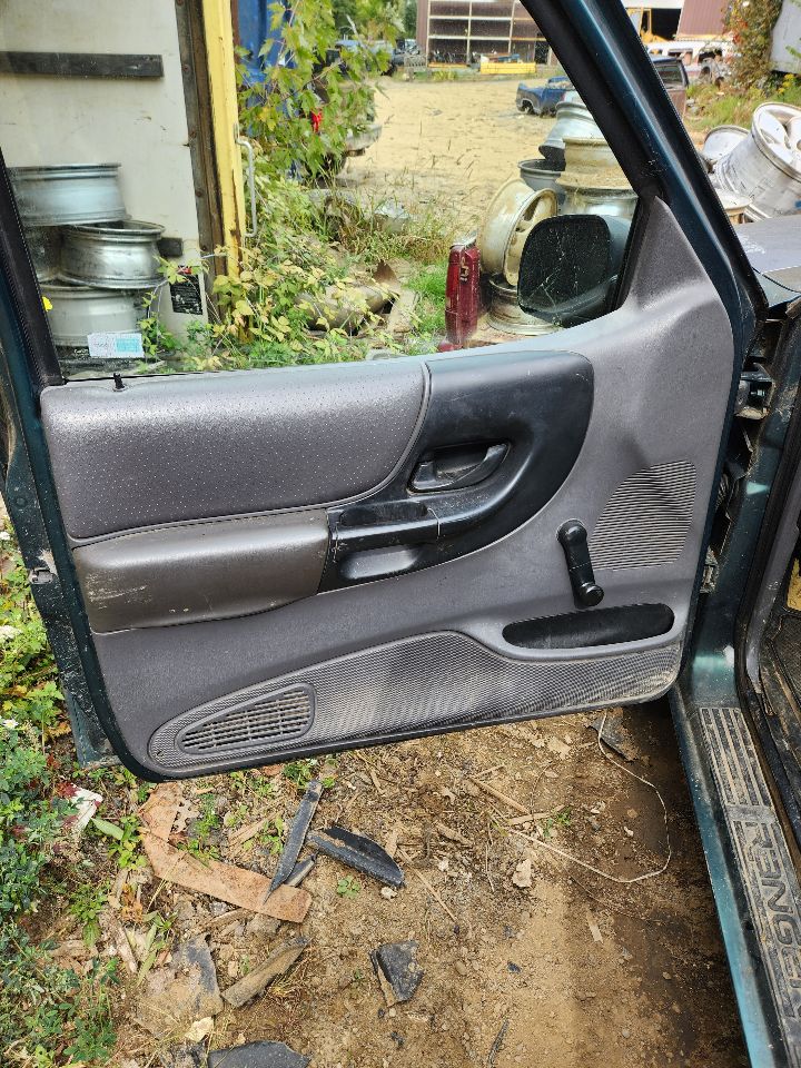 https://f005.backblazeb2.com/file/img-partshotlines-com/Inventory/MA385/Vehicle/9657_06.jpg