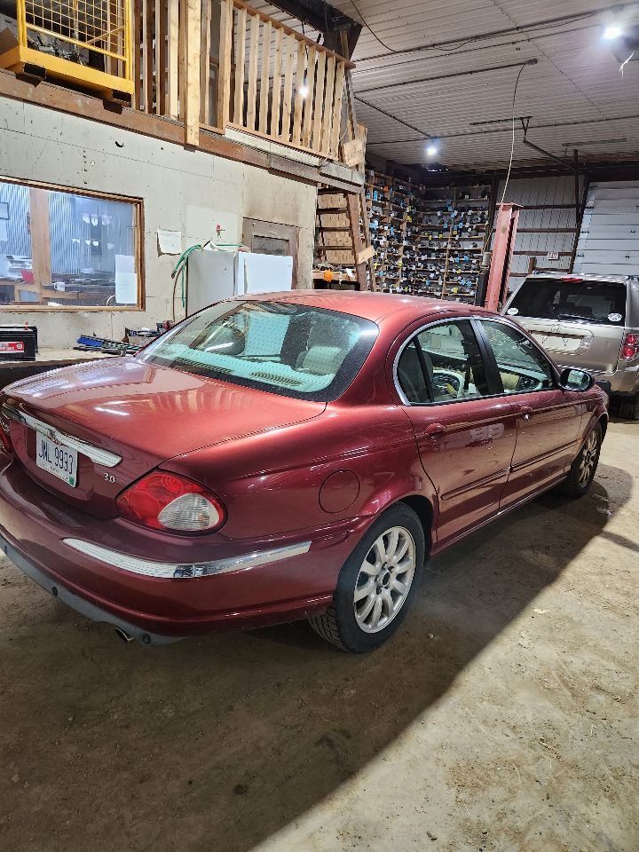 https://f005.backblazeb2.com/file/img-partshotlines-com/Inventory/MA385/Vehicle/9818_06.jpg