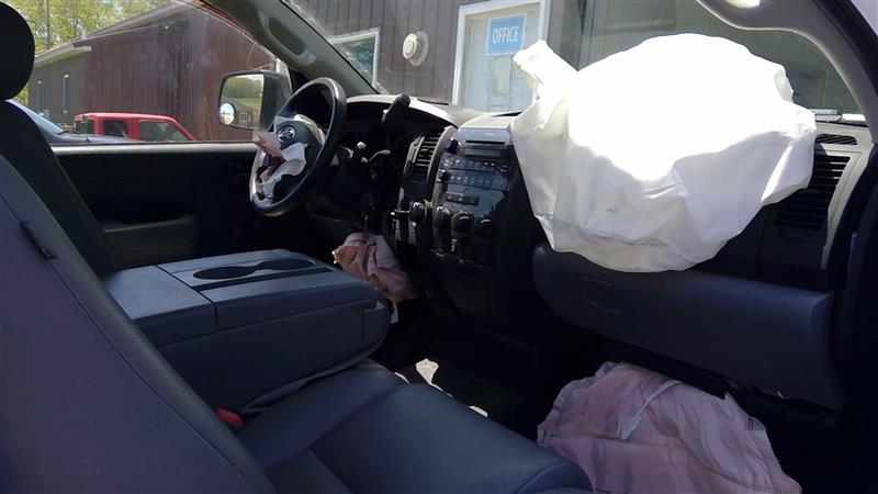 https://f005.backblazeb2.com/file/img-partshotlines-com/Inventory/MA385/Vehicle/9849_08.jpg