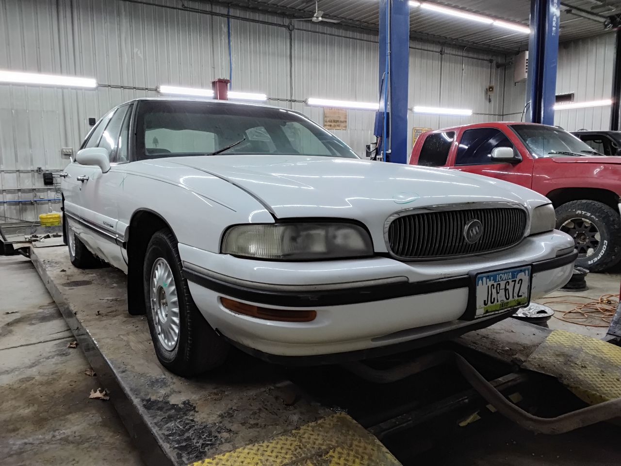 https://f005.backblazeb2.com/file/img-partshotlines-com/Inventory/MA472/Vehicle/18808_01.jpg