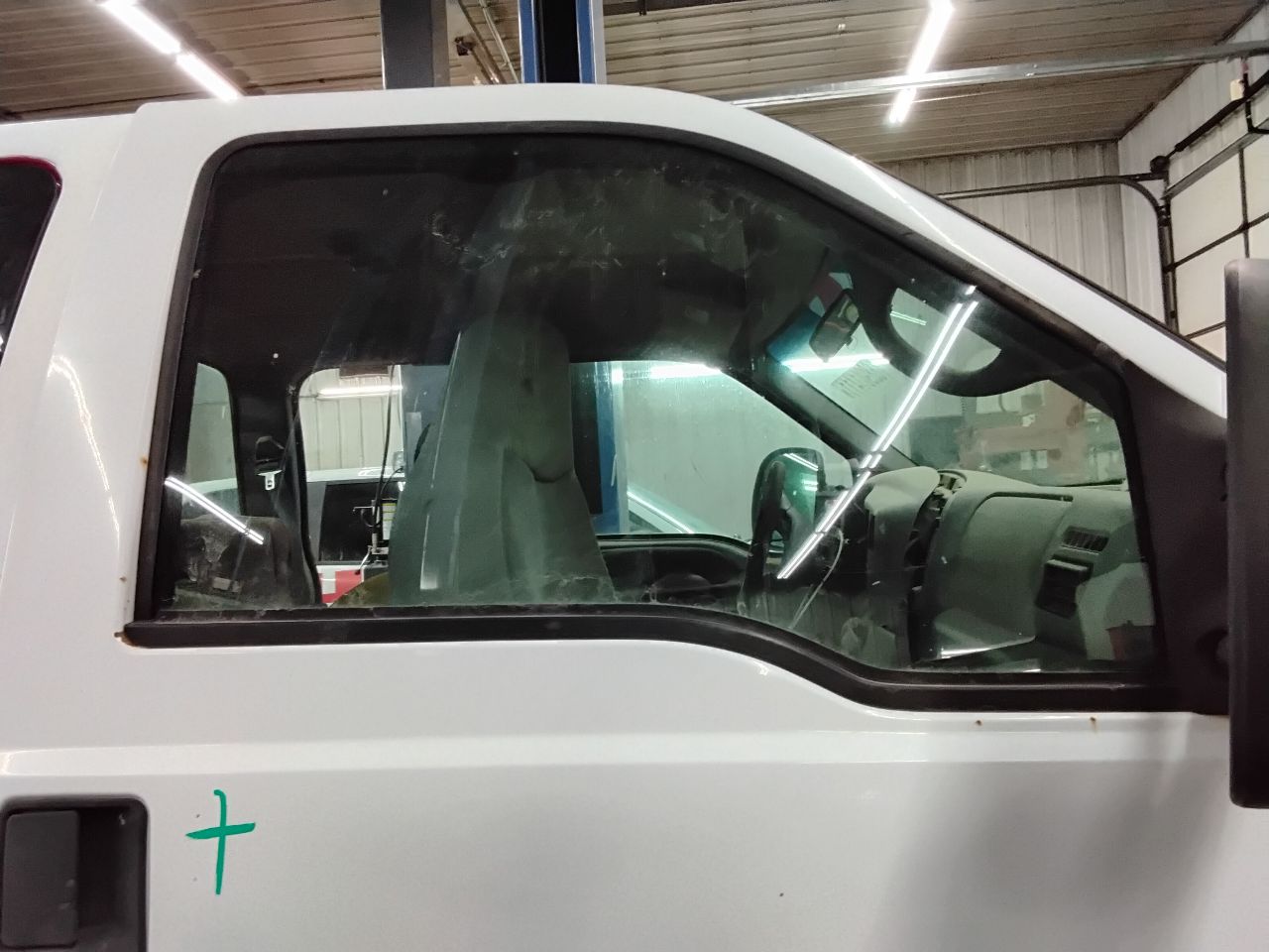 https://f005.backblazeb2.com/file/img-partshotlines-com/Inventory/MA472/Vehicle/20319_04.jpg