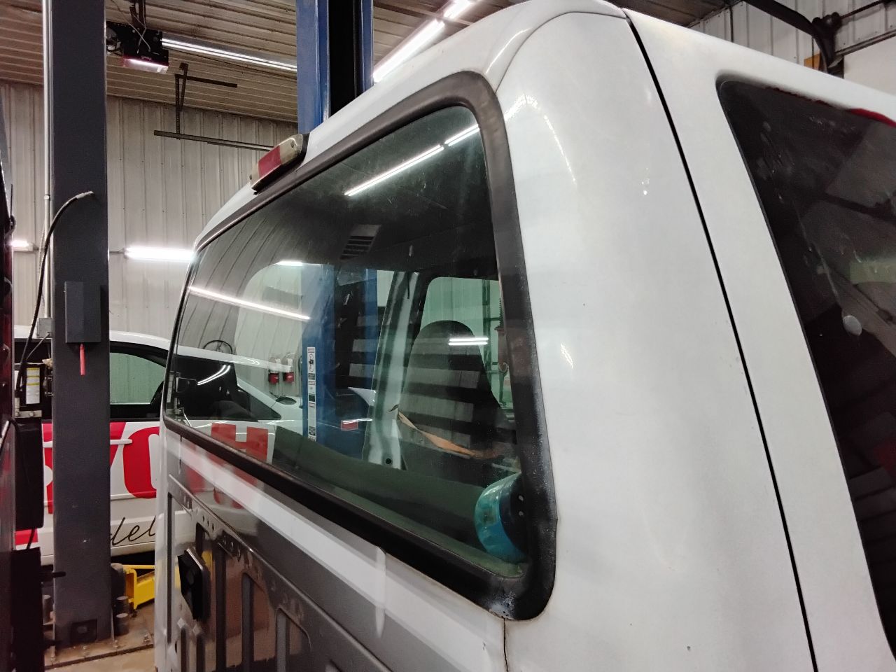https://f005.backblazeb2.com/file/img-partshotlines-com/Inventory/MA472/Vehicle/20319_07.jpg