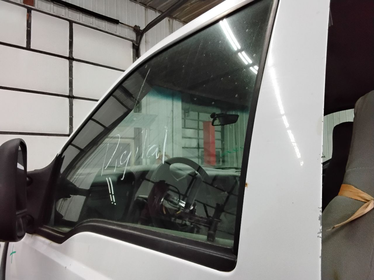 https://f005.backblazeb2.com/file/img-partshotlines-com/Inventory/MA472/Vehicle/20319_12.jpg