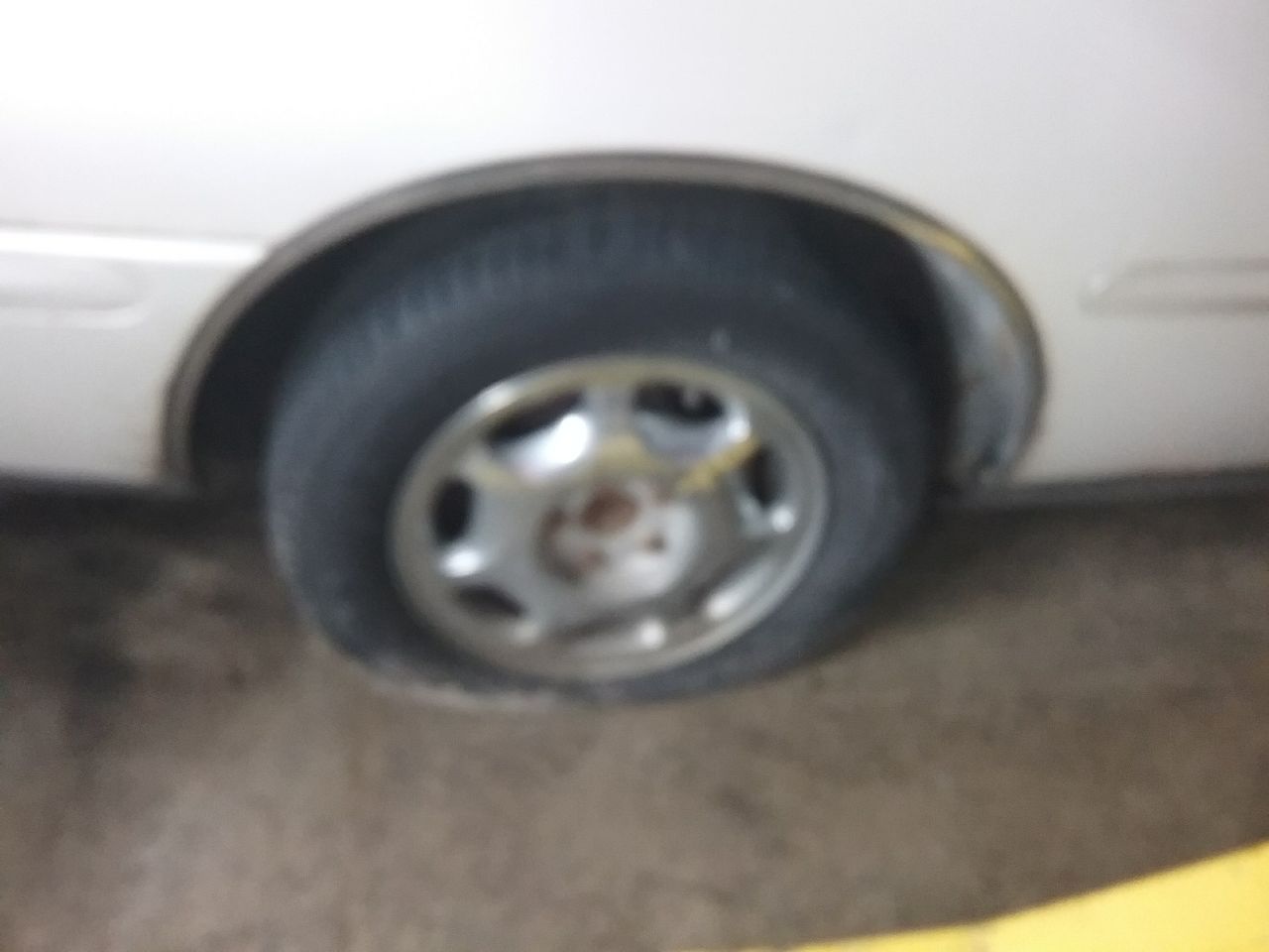 https://f005.backblazeb2.com/file/img-partshotlines-com/Inventory/MA472/Vehicle/20953_11.jpg