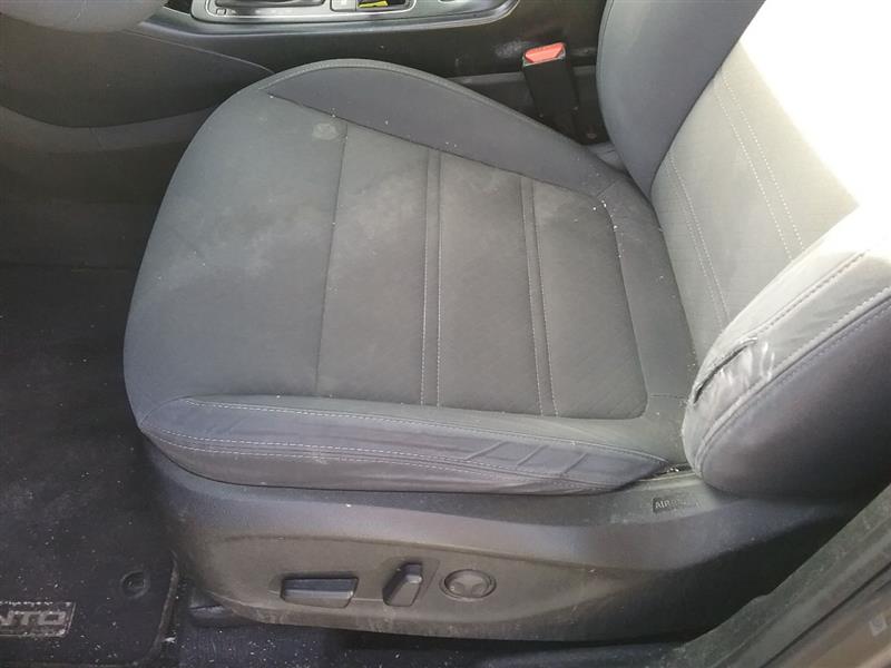 https://f005.backblazeb2.com/file/img-partshotlines-com/Inventory/MA472/Vehicle/22147_07.jpg
