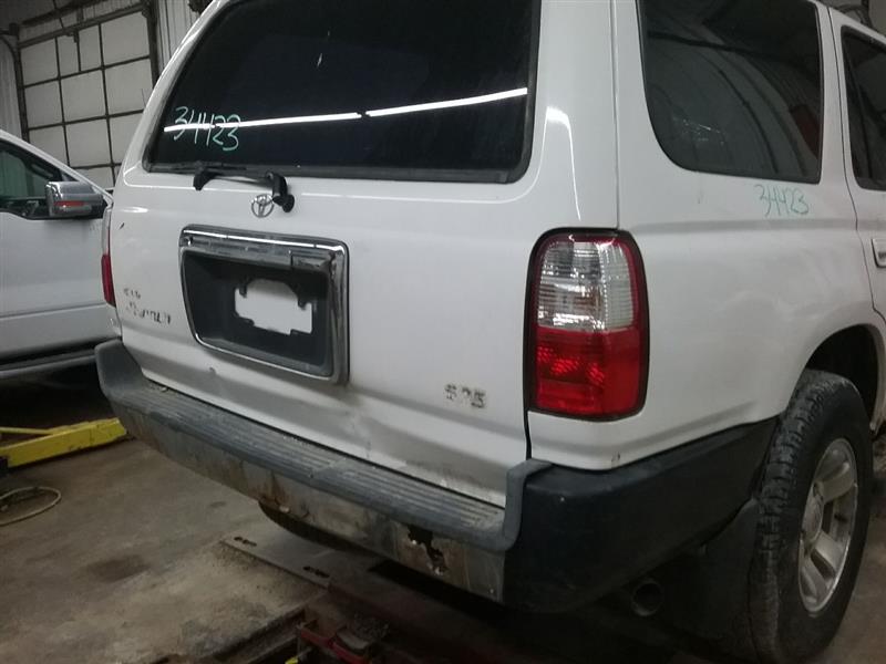 https://f005.backblazeb2.com/file/img-partshotlines-com/Inventory/MA472/Vehicle/22827_06.jpg