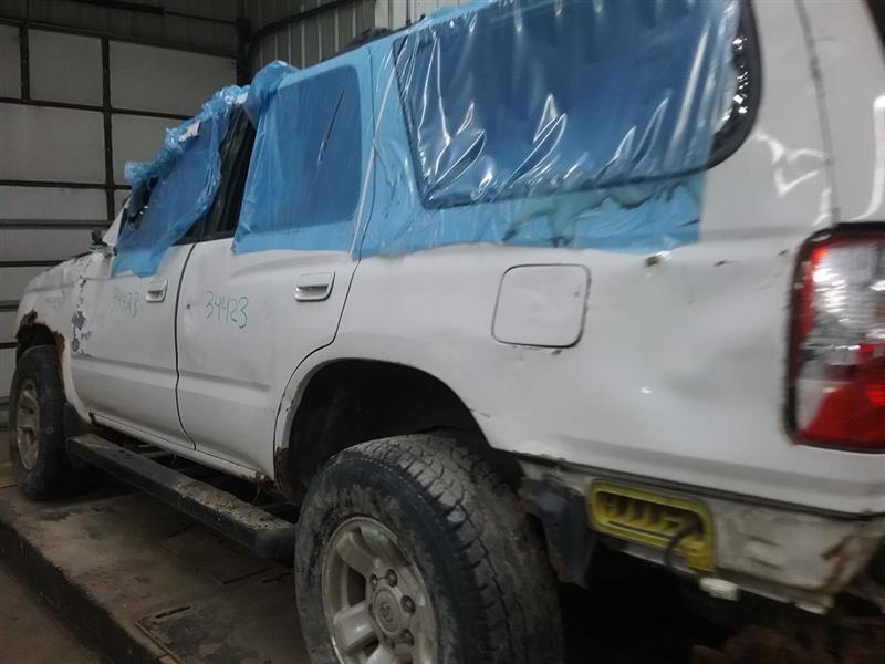 https://f005.backblazeb2.com/file/img-partshotlines-com/Inventory/MA472/Vehicle/22827_09.jpg