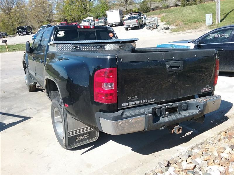 https://f005.backblazeb2.com/file/img-partshotlines-com/Inventory/MA472/Vehicle/22946_04.jpg