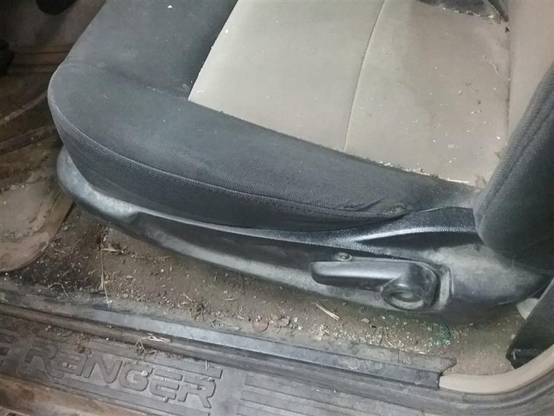 https://f005.backblazeb2.com/file/img-partshotlines-com/Inventory/MA472/Vehicle/24672_11.jpg