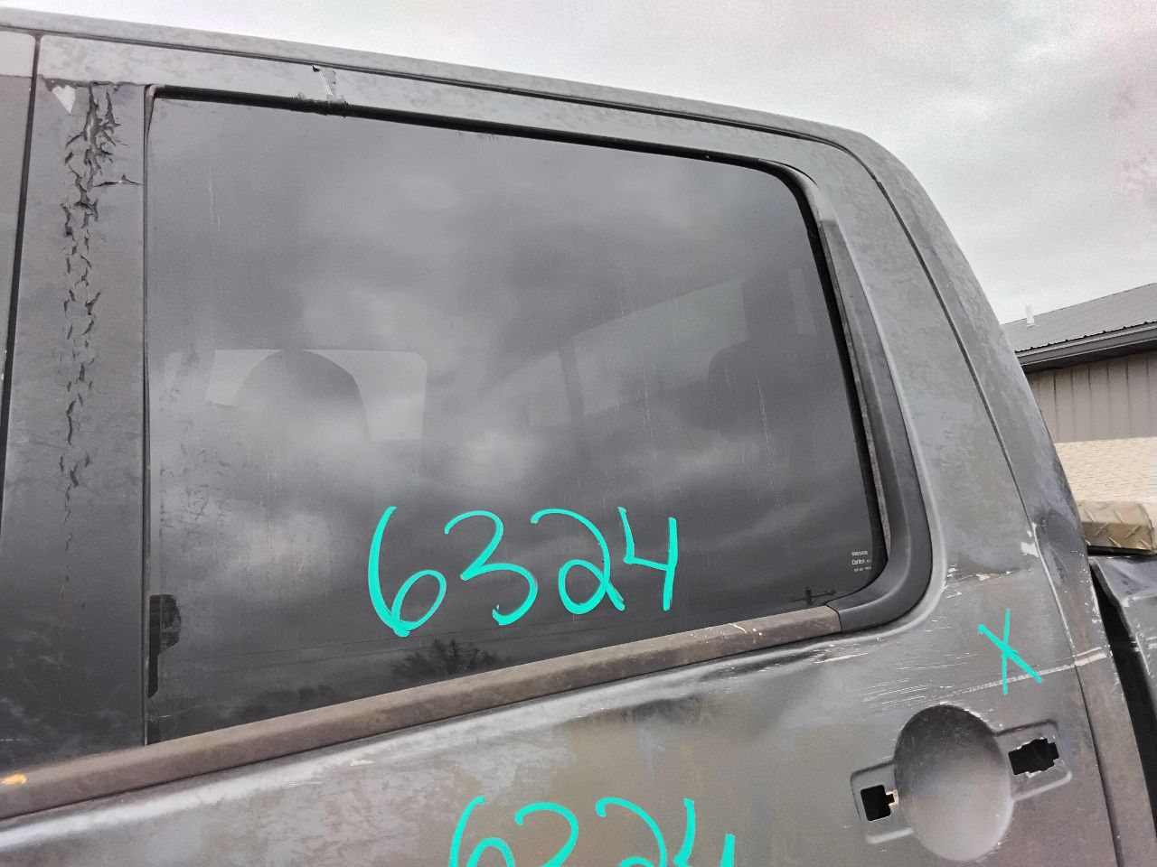 https://f005.backblazeb2.com/file/img-partshotlines-com/Inventory/MA472/Vehicle/25040_07.jpg