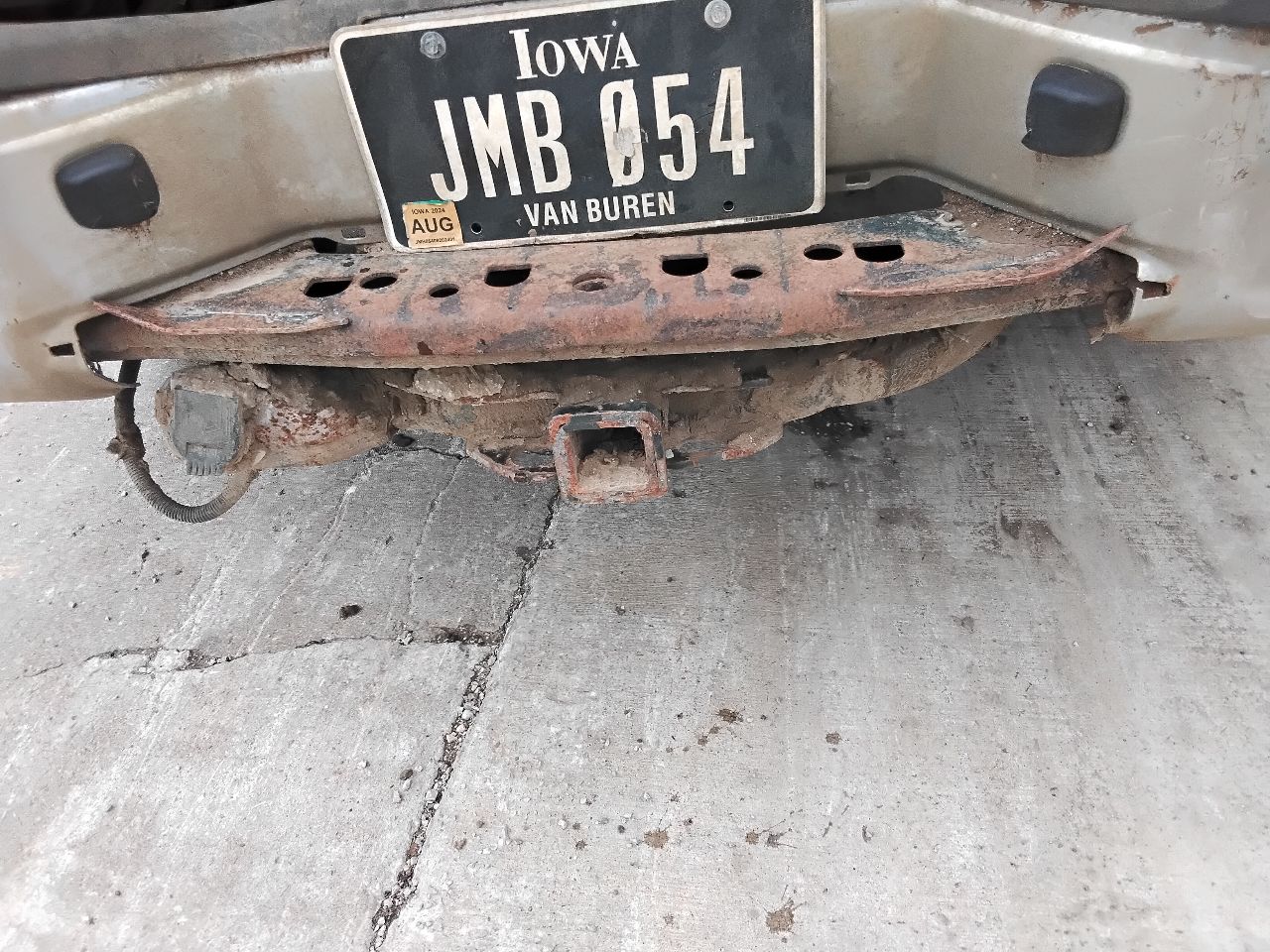 https://f005.backblazeb2.com/file/img-partshotlines-com/Inventory/MA472/Vehicle/25040_10.jpg