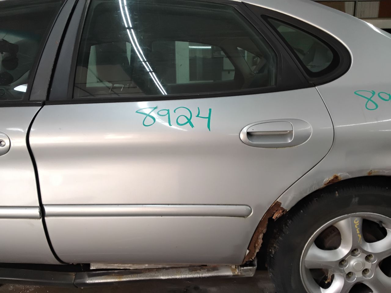 https://f005.backblazeb2.com/file/img-partshotlines-com/Inventory/MA472/Vehicle/25436_11.jpg