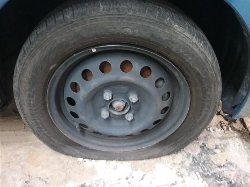 https://f005.backblazeb2.com/file/img-partshotlines-com/Inventory/MA472/Vehicle/25897_04.jpg