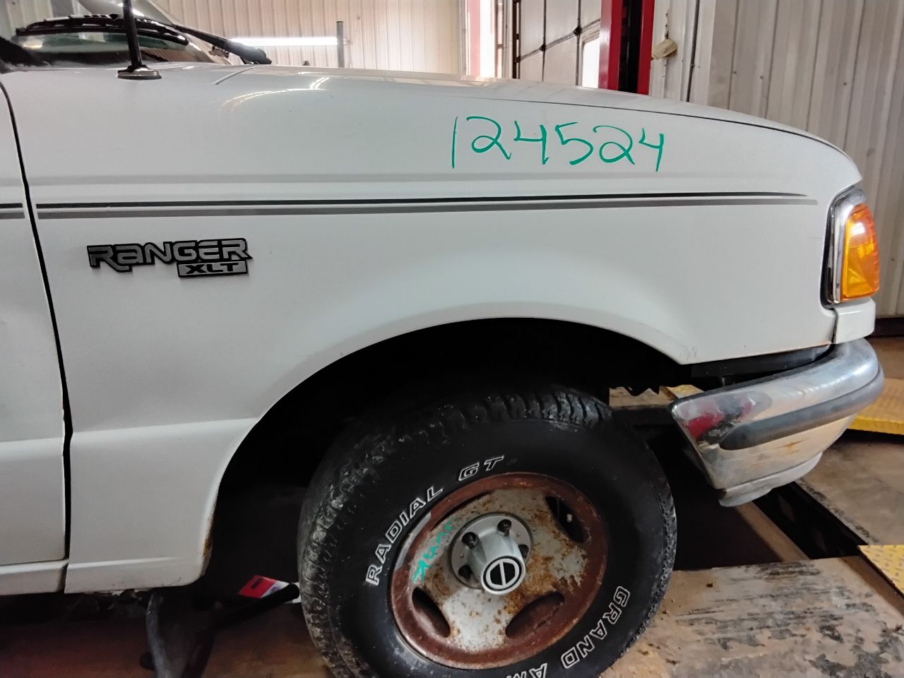 https://f005.backblazeb2.com/file/img-partshotlines-com/Inventory/MA472/Vehicle/26173_06.jpg