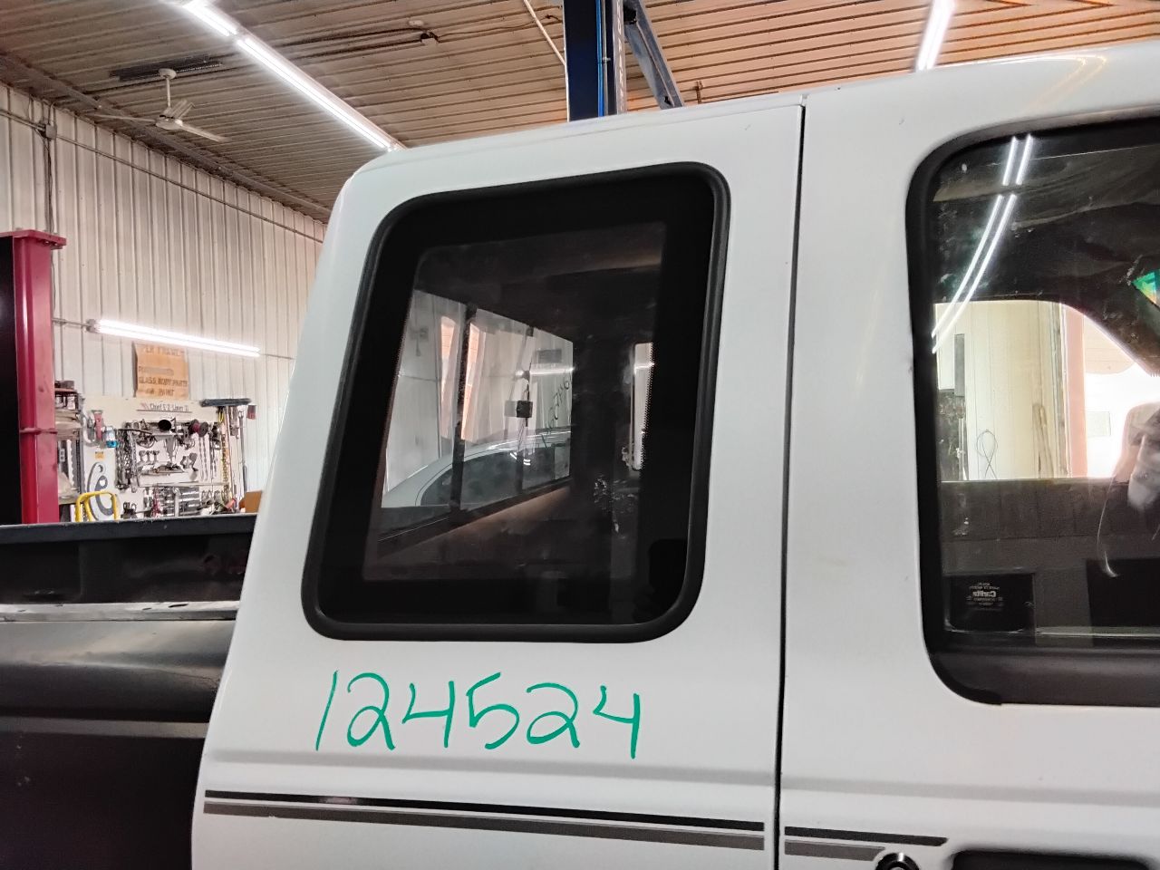 https://f005.backblazeb2.com/file/img-partshotlines-com/Inventory/MA472/Vehicle/26173_07.jpg