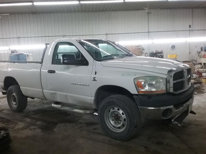 https://f005.backblazeb2.com/file/img-partshotlines-com/Inventory/MA472/Vehicle/26261_01.jpg