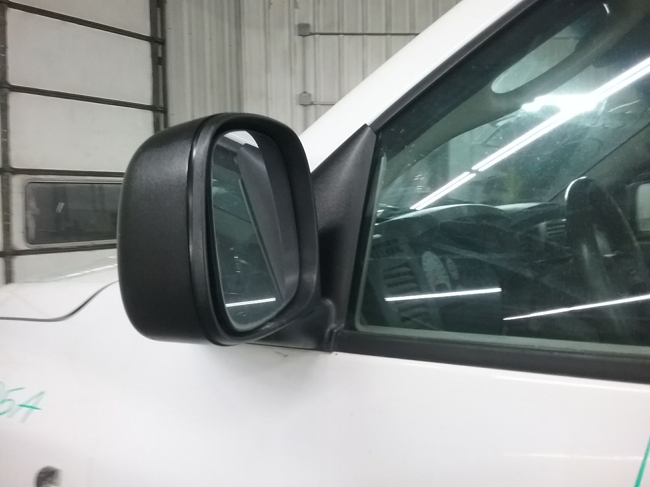 https://f005.backblazeb2.com/file/img-partshotlines-com/Inventory/MA472/Vehicle/26261_09.jpg