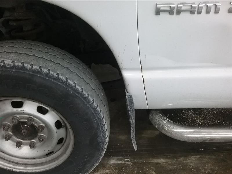 https://f005.backblazeb2.com/file/img-partshotlines-com/Inventory/MA472/Vehicle/26261_12.jpg