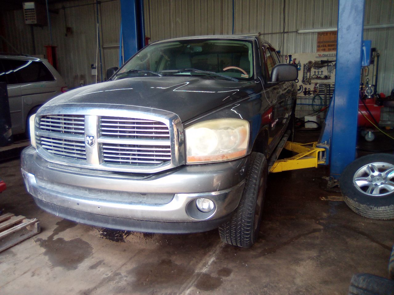 https://f005.backblazeb2.com/file/img-partshotlines-com/Inventory/MA472/Vehicle/26391_08.jpg