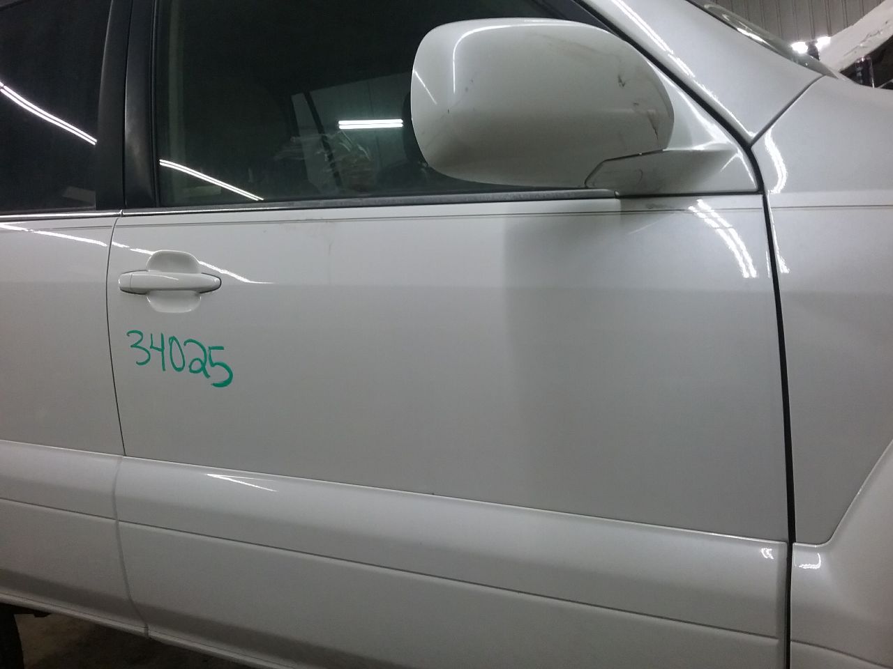 https://f005.backblazeb2.com/file/img-partshotlines-com/Inventory/MA472/Vehicle/26655_03.jpg
