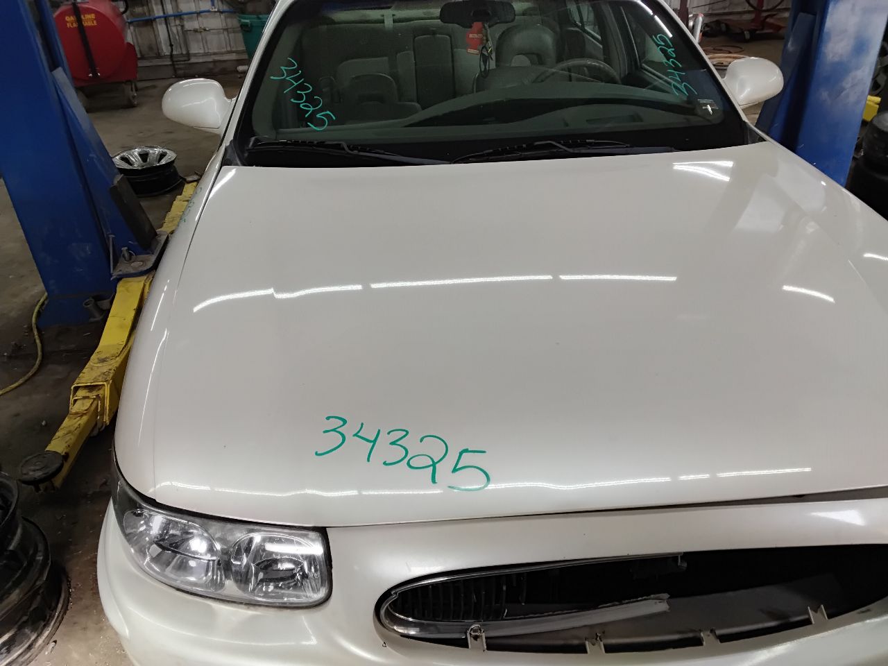 https://f005.backblazeb2.com/file/img-partshotlines-com/Inventory/MA472/Vehicle/26671_05.jpg