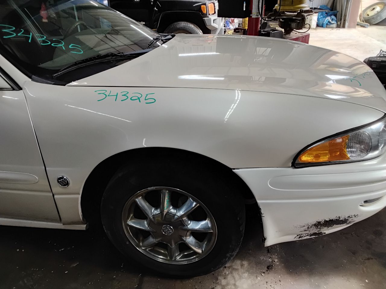https://f005.backblazeb2.com/file/img-partshotlines-com/Inventory/MA472/Vehicle/26671_07.jpg